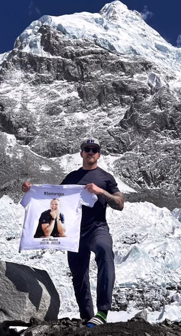 The fitness enthusiast dedicated his climb to a late friend from Wakefield Crossfield Club and recently announced that the group had raised £10,000 for her family