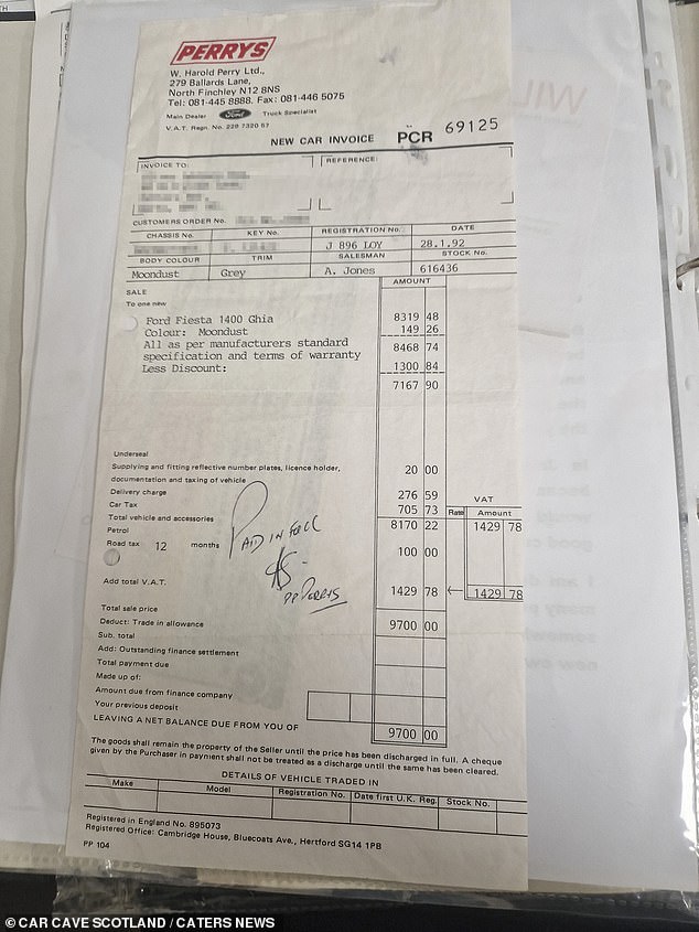 The car is sold with the original manuals, two keys, a dealer key fob, a dealer mat, the current V5 and previous V5 with all owners listed.  It even includes the original purchase receipt, which shows the total price of € 9,700