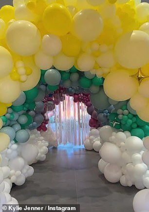 Balloon Extravaganza: The bash featured a number of colorful balloon entrances