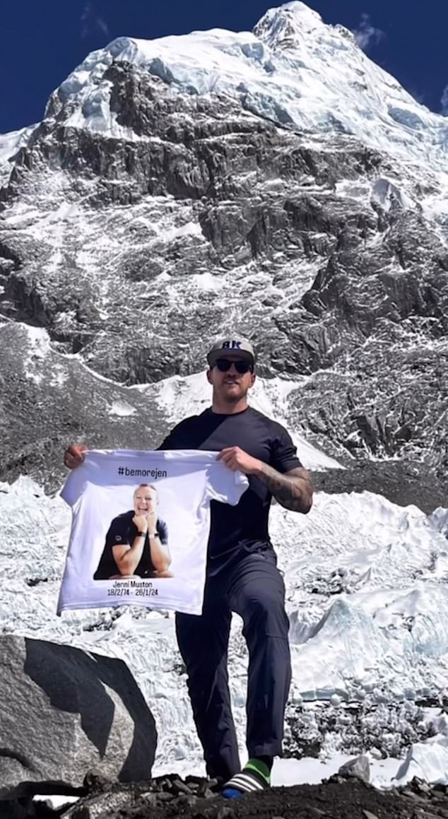 The fitness enthusiast dedicated his climb to a late friend from Wakefield Crossfield Club and recently announced that the group had raised £10,000 for her family