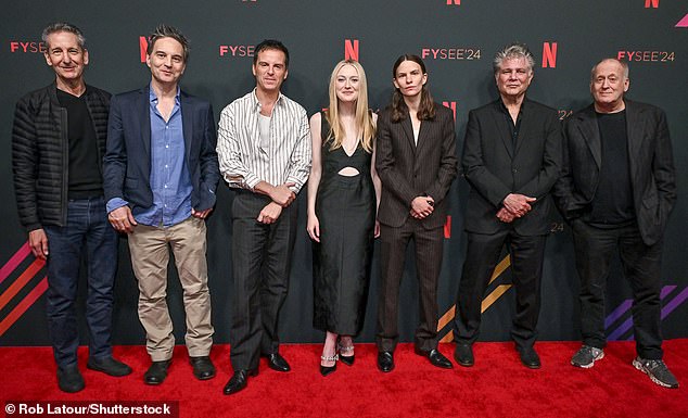The leading actress and actor took part in a group photo with David Gropman, Jeff Russo, Andrew Scott, Dakota Fanning, Eliot Sumner, Steven Zaillian and Robert Elswit among others