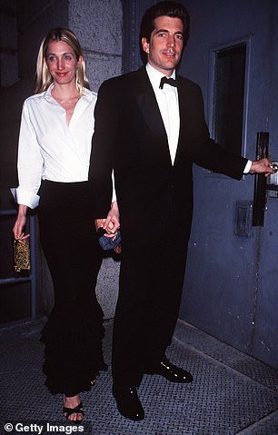 It was strikingly similar to the look Carolyn wore to a charity gala in March 1999