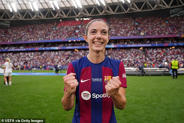 Aitana Bonmati (center) and Alexia Putellas both scored to help Barça achieve victory