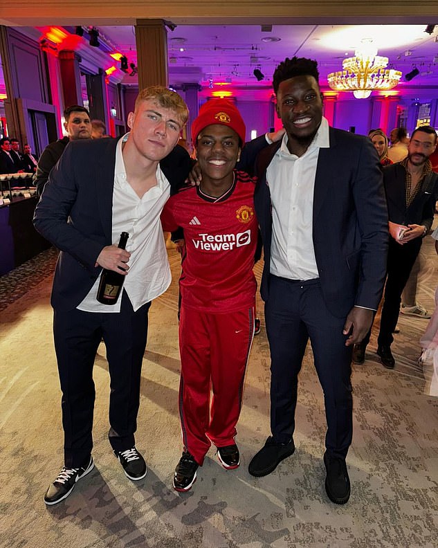 Rasmus Hojlund (left), who came on as a substitute during the match, posed next to IShowSpeed ​​(center) and Onana (right)