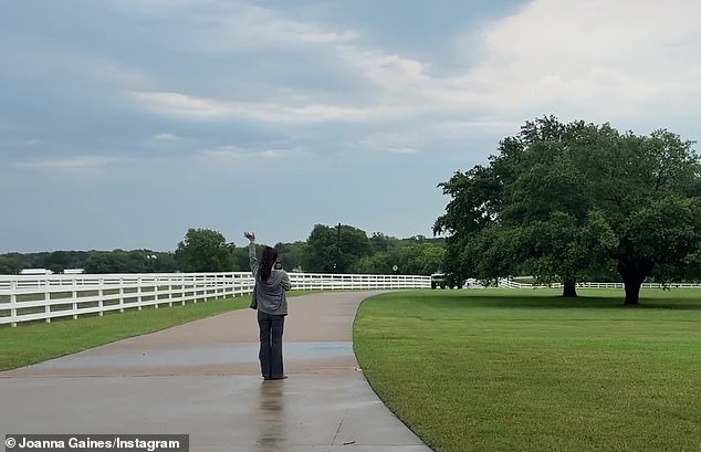 The video then jumped to Joanna standing in the middle of a long driveway as she waved at a vehicle apparently driven by the 16-year-old.