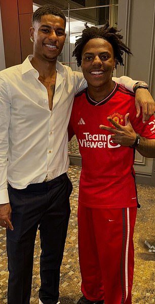 YouTuber IShowSpeed ​​​​appeared at the afterparty, posing with United's stars