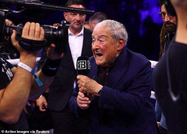 Taylor's promoter Bob Arum was furious at the margin of victory given to Cattrall