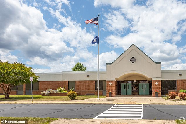 Ball's Bluff Elementary School in Leesburg, Virginia, is named after a battle won by the Confederate army in 1861