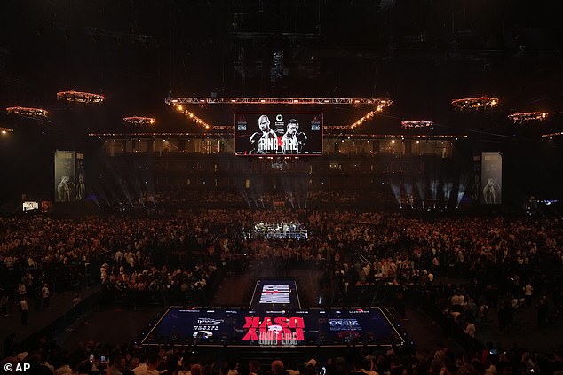 The fight will take place at the Kindgom Arena in Riyadh, the famous arena that recently hosted the heavyweight clash between Oleksandr Usyk and Tyson Fury.