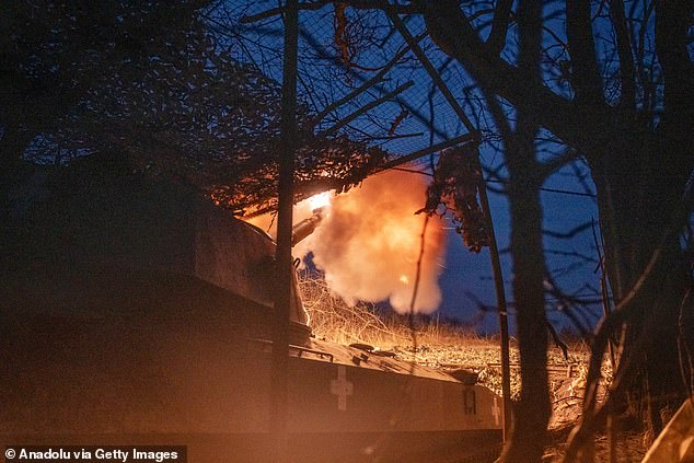 Ukrainian soldiers of the 80th brigade fire artillery at Russian positions in the direction of Bakhmut