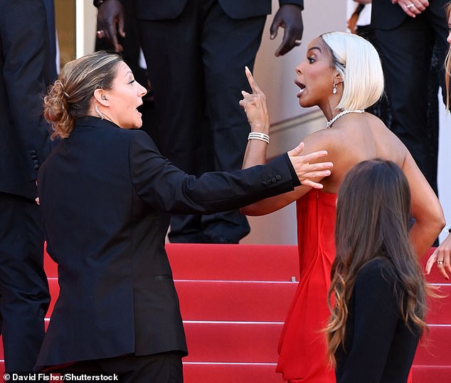 It all started when the tough villain tried to rush former famous singer Kelly Rowland, who was soaking up the glow of her magnificence on the iconic red stairs for too long.