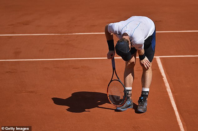Andy Murray's hip caused him serious problems during the 2017 French Open semi-final before he underwent surgery two years later