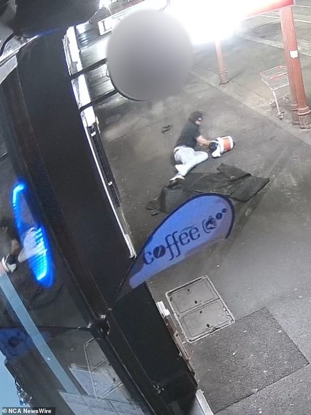 Armed Crime Squad detectives are appealing for public assistance to identify a man involved in an attempted armed robbery of a licensed premises in Port Melbourne last week