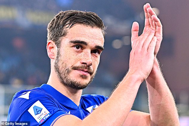 Leicester City midfielder Harry Winks has revealed the best manager he has worked under