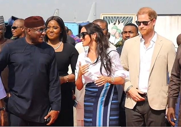 Air Peace CEO Dr.  Allen Onyema was a key member of the welcoming committee for Harry and Meghan when they landed in Nigeria last week.  In the photo he is talking to the Duchess