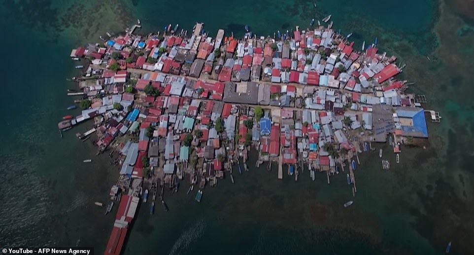 Carti Sugtupu, also known as Gardi Sugdub or 'Crab Island', is the focus of a short YouTube video, in which locals show how their livelihoods are being seriously affected by global warming
