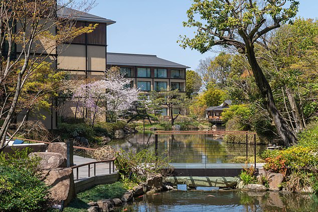 Ailbhe MacMahon checks into Four Seasons Hotel Kyoto.  The 800-year-old garden (above) was built for a samurai