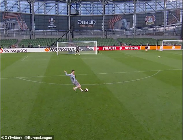 Xabi Alonso took a free kick ahead of the Europa League final in Dublin