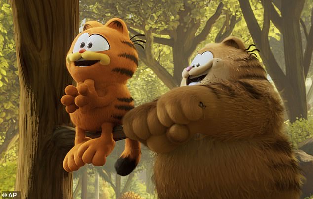 In the Sony Pictures animated film, Pratt provides the voice of Garfield (L), while Samuel L. Jackson voices Vic