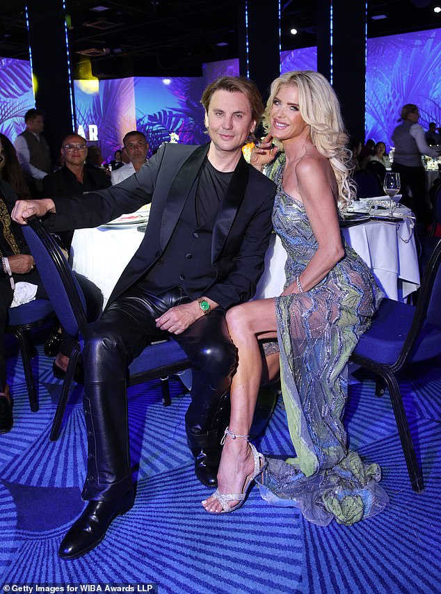 The Hello Hey singer has made her blonde locks wavy again (pictured with Jonathan Cheban)
