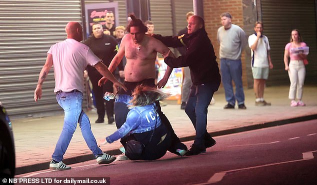 Shortly before 11pm last night, a drunken street fight involving two men and a woman broke out next to a seaside park in Skegness