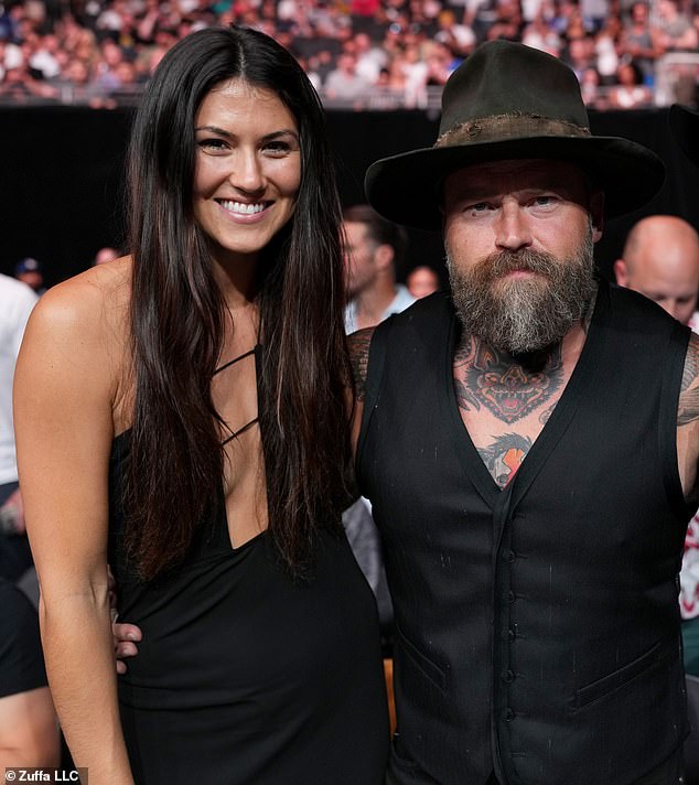 Zac Brown is suing his estranged wife of four months, Kelly Yazdi, after they suddenly split in December.  And the 45-year-old singer wants a judge to force the 33-year-old model to delete an Instagram post he claims hurt him.  Seen in 2022