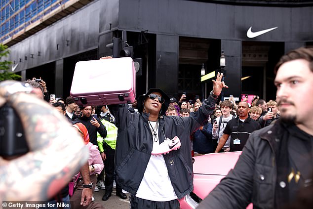 He also visited Nike Town in Oxford Circus and arrived in a pink Nike Rolls-Royce