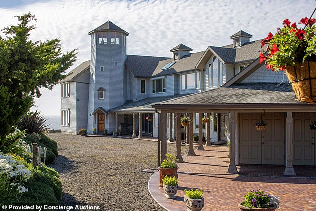 A portico runs along the front of the estate, under which people can rest and relax and enjoy the balmy Oregon weather