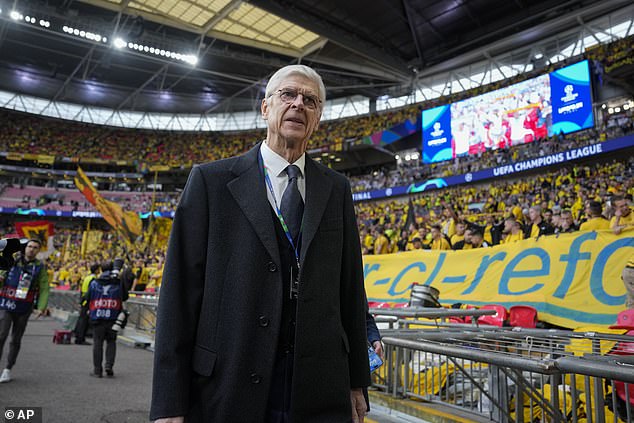 1717266596 74 Jurgen Klopp joins the famous faces at Wembley for the