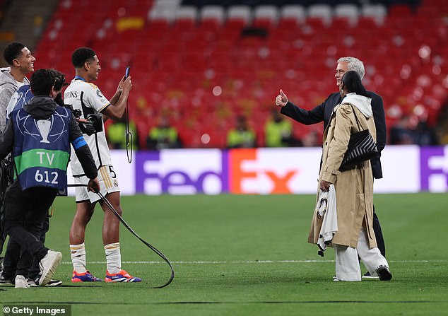 The Englishman asked Mourinho for a selfie with his mother Denise, who he says has been in love with the Portuguese for a few years