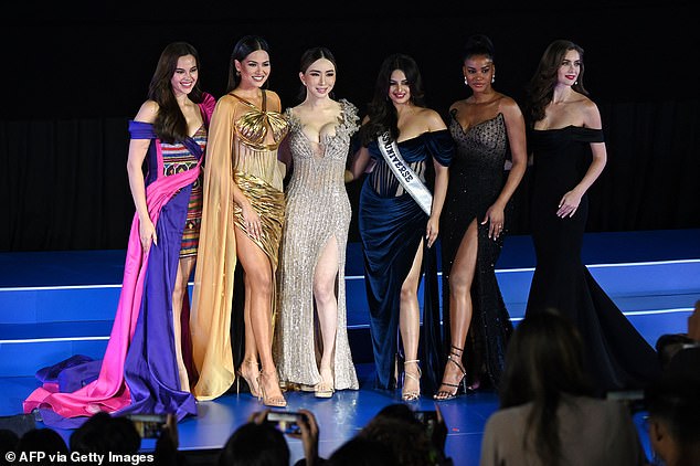 (L-R) Miss Universe 2018 Catriona Gray, Miss Universe 2020 Andrea Meza, Anne Jakapong Jakrajutatip, Miss Universe 2021 Harnaaz Sandhu, Miss Universe 2011 Leila Lopes and Miss Universe 2005 Natalie Glebova