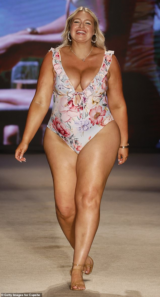 For her second look, Iskra opted for a floral swimsuit with a deep neckline, a cutout at the torso and ruffled sleeves