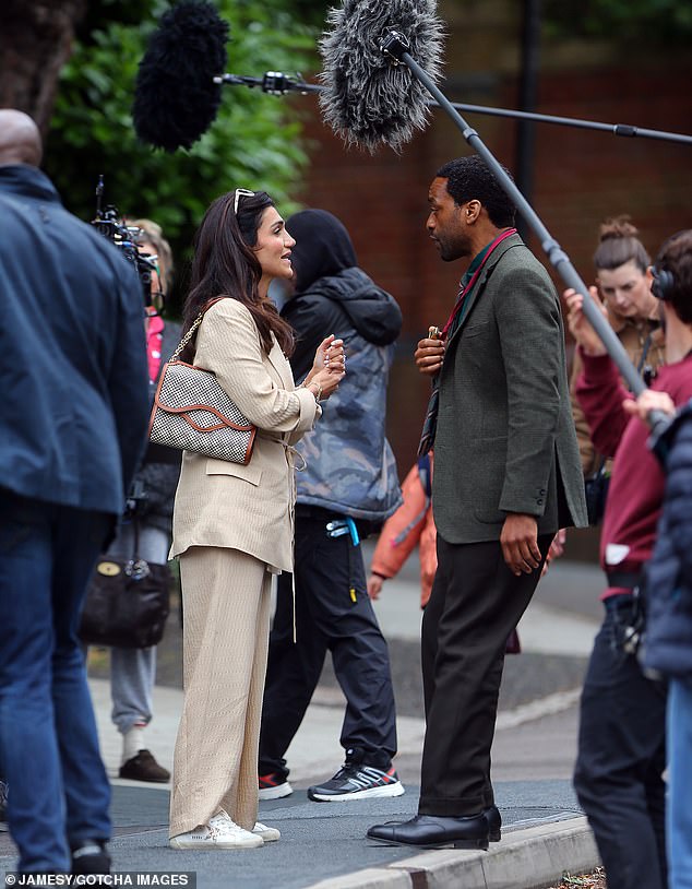 Renee's on-screen love interest PE teacher, Mr. Walker (Chiwetel Ejiofor, 46), was seen filming with Leila