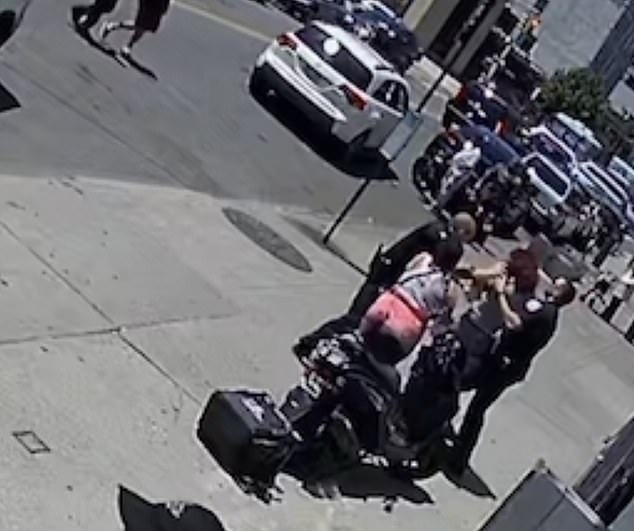 1717485145 601 Scooter rider smashes repairman in the head with his helmet over