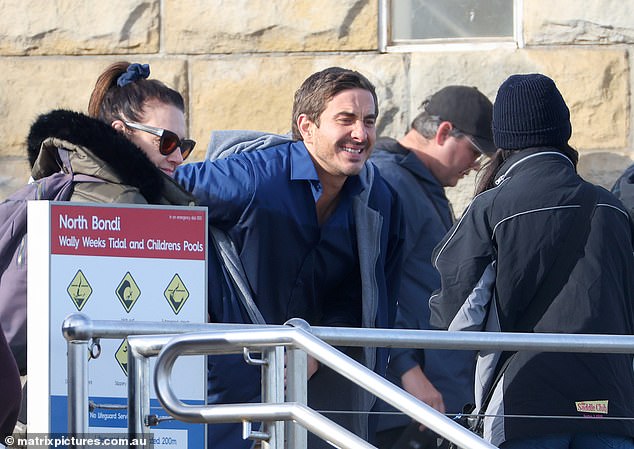 The actor appeared to freeze between takes as everyone around him was wearing warm clothes