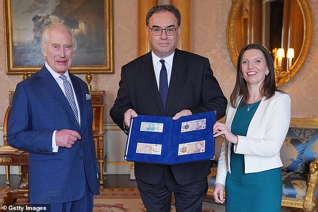 King Charles received the new banknotes from the Governor of the Bank of England, Andrew Bailey, and Sarah John, the chief cashier of the English bank.