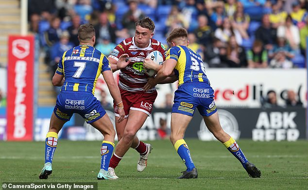 Challenge Cup final between Warrington Wolves and Wigan Warriors kick-off will be postponed by seven minutes in tribute to Burrow