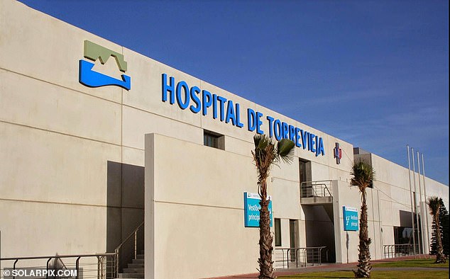 The two people with breathing problems were taken to the University Hospital of Torrevieja