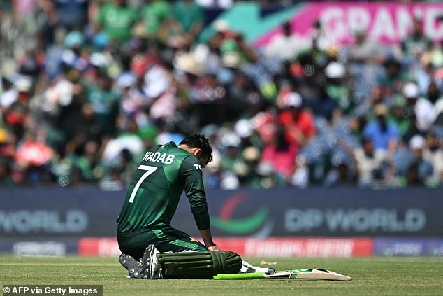 Pakistan's Shadab Khan takes a break from the heat during the ICC Men's Twenty20 World Cup 2024 group on June 6 at the Grand Prairie Cricket Stadium in Grand Prairie, Texas