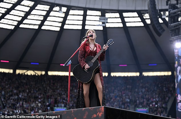 Opening the show, she addressed the audience and said: 'What a way to welcome a girl to Scotland'