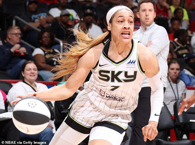 Carter scored a season-high 25 points as the Chicago Sky defeated the Mystics on Thursday