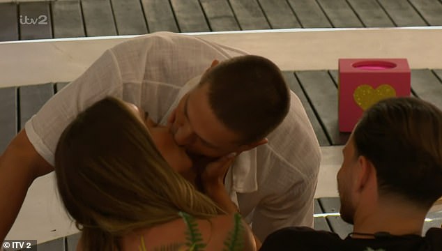 Love Island viewers praised Joey's kissing technique as he took part in the series' first spicy game in Tuesday night's episode