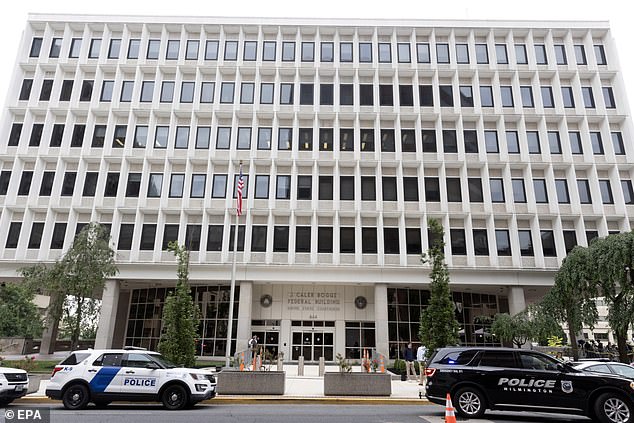 Police secure the outside of the U.S. Federal District Court before the start of the first day of Hunter Biden's federal gun trial