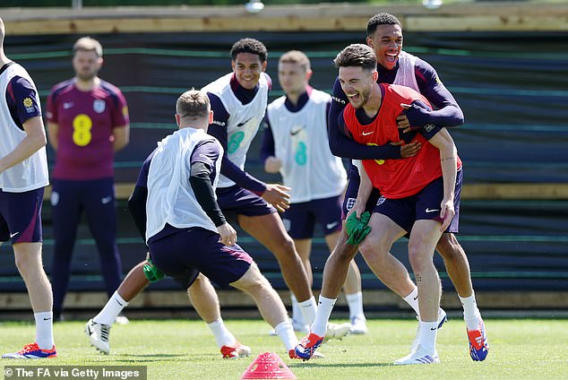 Sources say that Southgate is particularly impressed by the (right-wing) behavior of Declan Rice