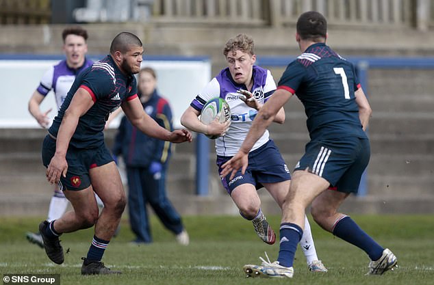 Warr in action for Scotland Under-19s against France in 2018