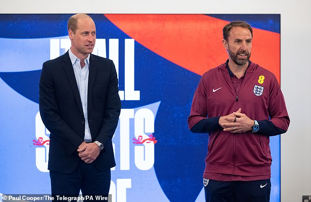 Gareth Southgate (right) has brought in the experienced stopper to help with training during the tournament