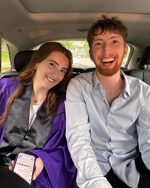 Julianne also added a photo of her children sitting together in the backseat of a car, apparently on their way to the graduation ceremony