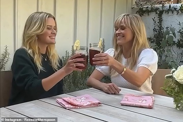 The Big Little Lies actress and model recover quickly and clink their glasses