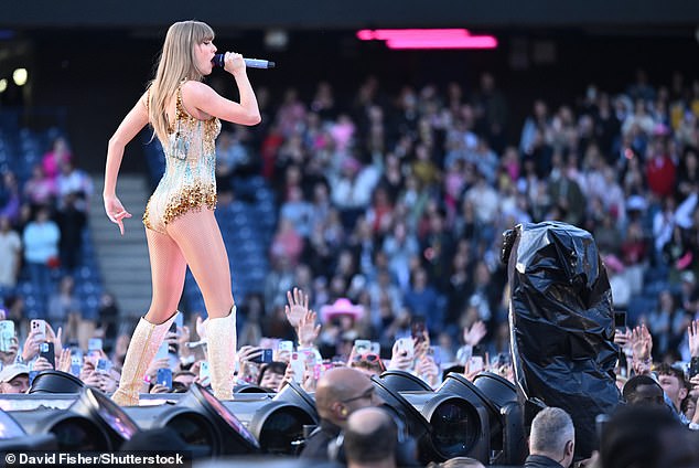 The BGS could see fans dancing to Shake It Off, Cruel Summer, and even detected a vibration caused by the four-minute applause for Champagne Problems.