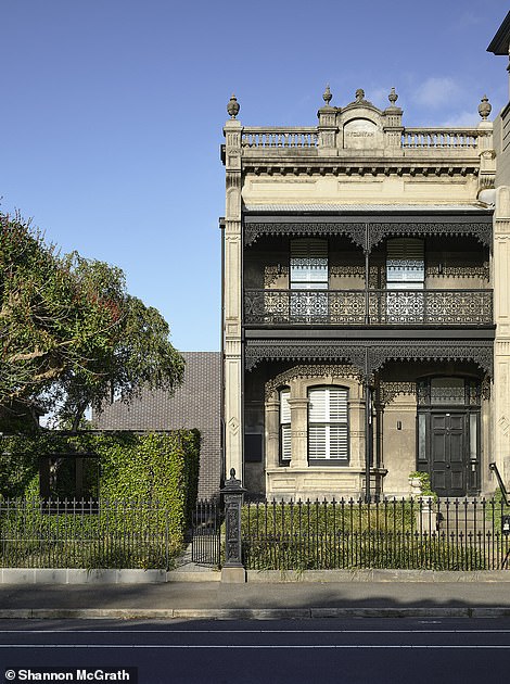 Known as Mygunyah By The Circus, the incredible extended terrace house is located in the Melbourne suburb of Fitzroy North, overlooking the leafy Edinburgh Gardens